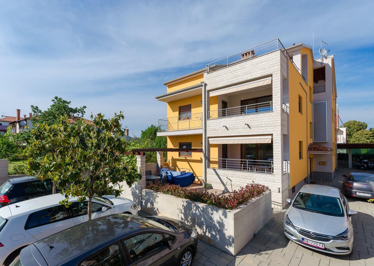 Apartment Goran Ровінь Екстер'єр фото
