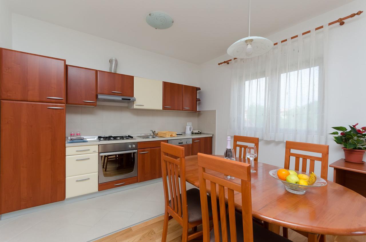 Apartment Goran Ровінь Екстер'єр фото
