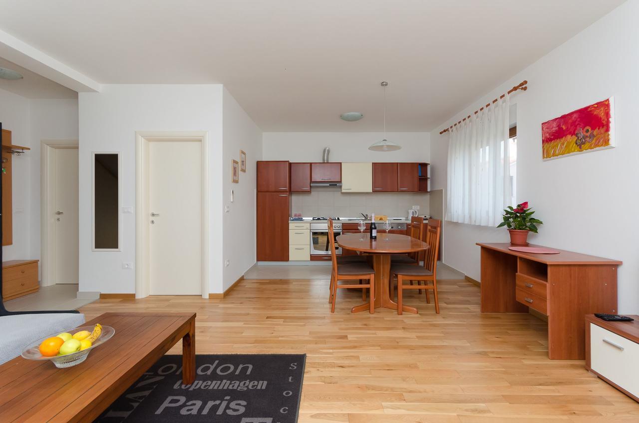 Apartment Goran Ровінь Екстер'єр фото